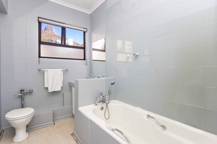 1 Bedroom Property for Sale in Sea Point Western Cape